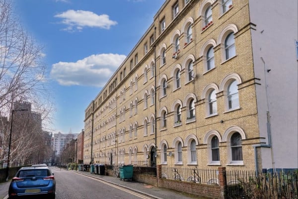 A Landlord’s Guide to Compliance: Navigating Your Legal Responsibilities Without an Agent