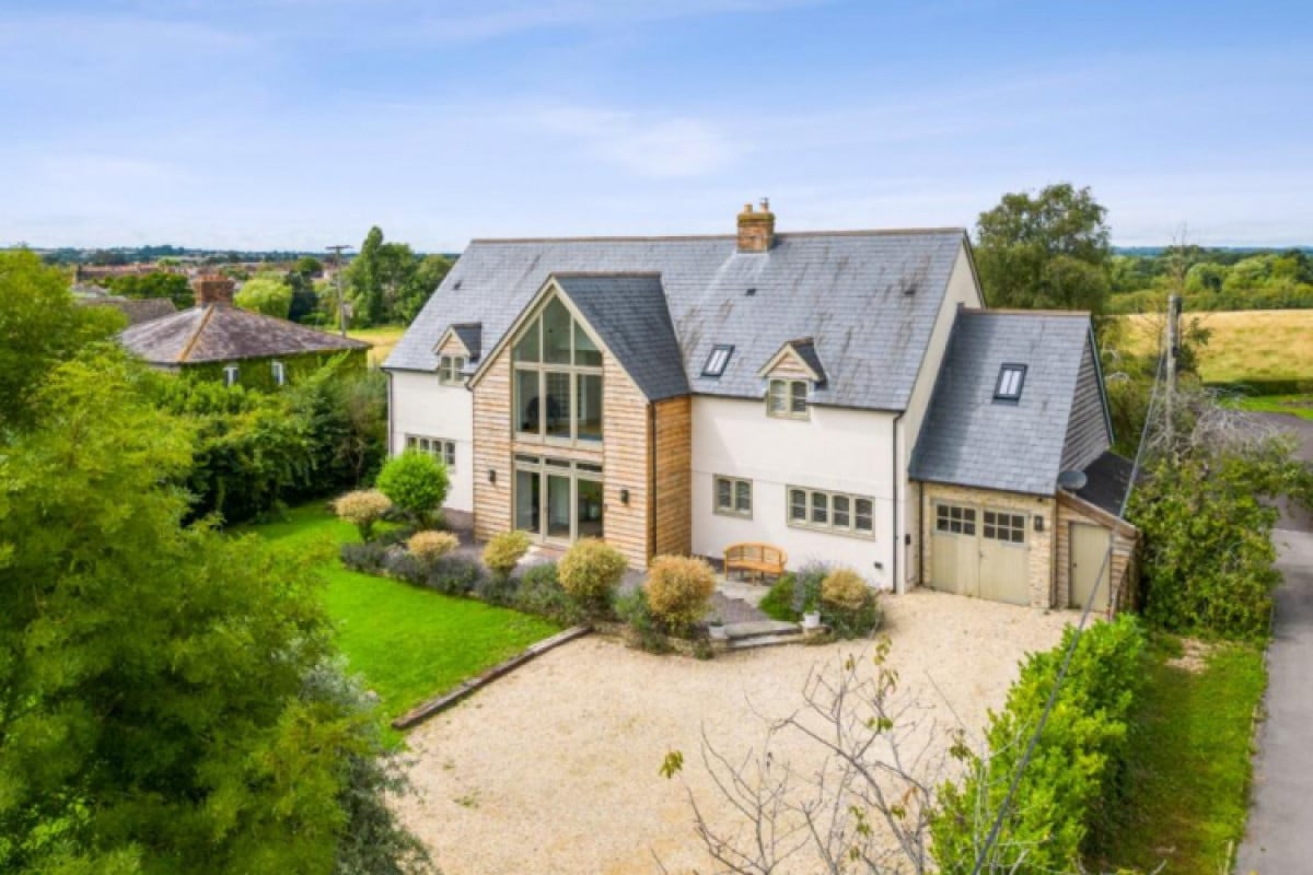 Why Stay in the PRS? A DIY Landlord’s Guide to Riding the Market Wisely