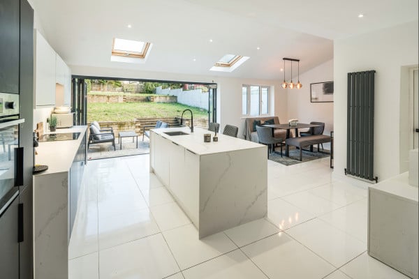 10 Tips to Sell Your House Faster in the UK Property Market