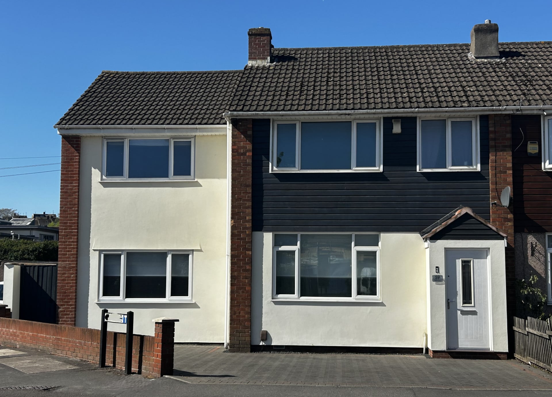 Porch 1.33m x 1.17m