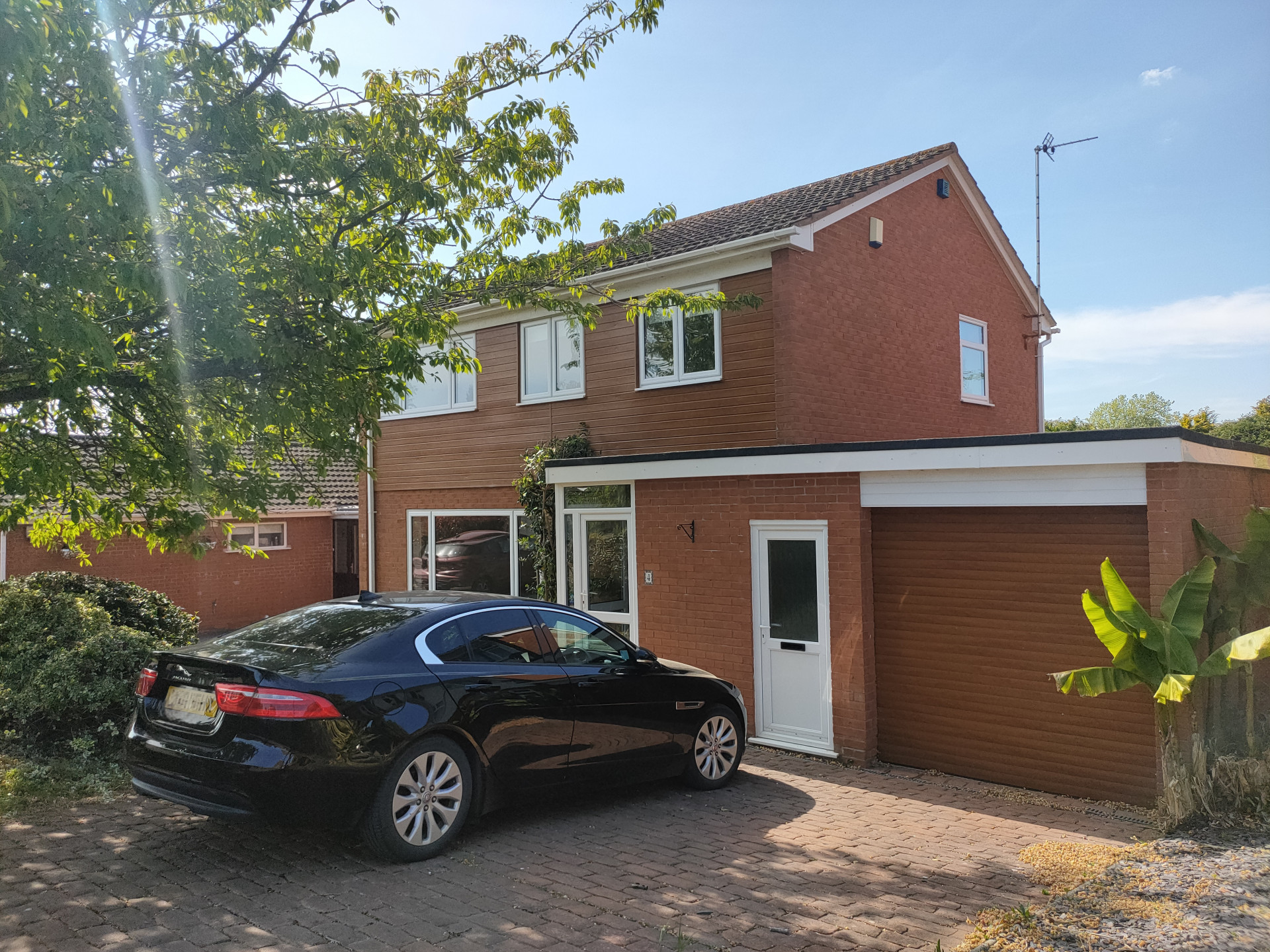 Entrance Porch / Entrance