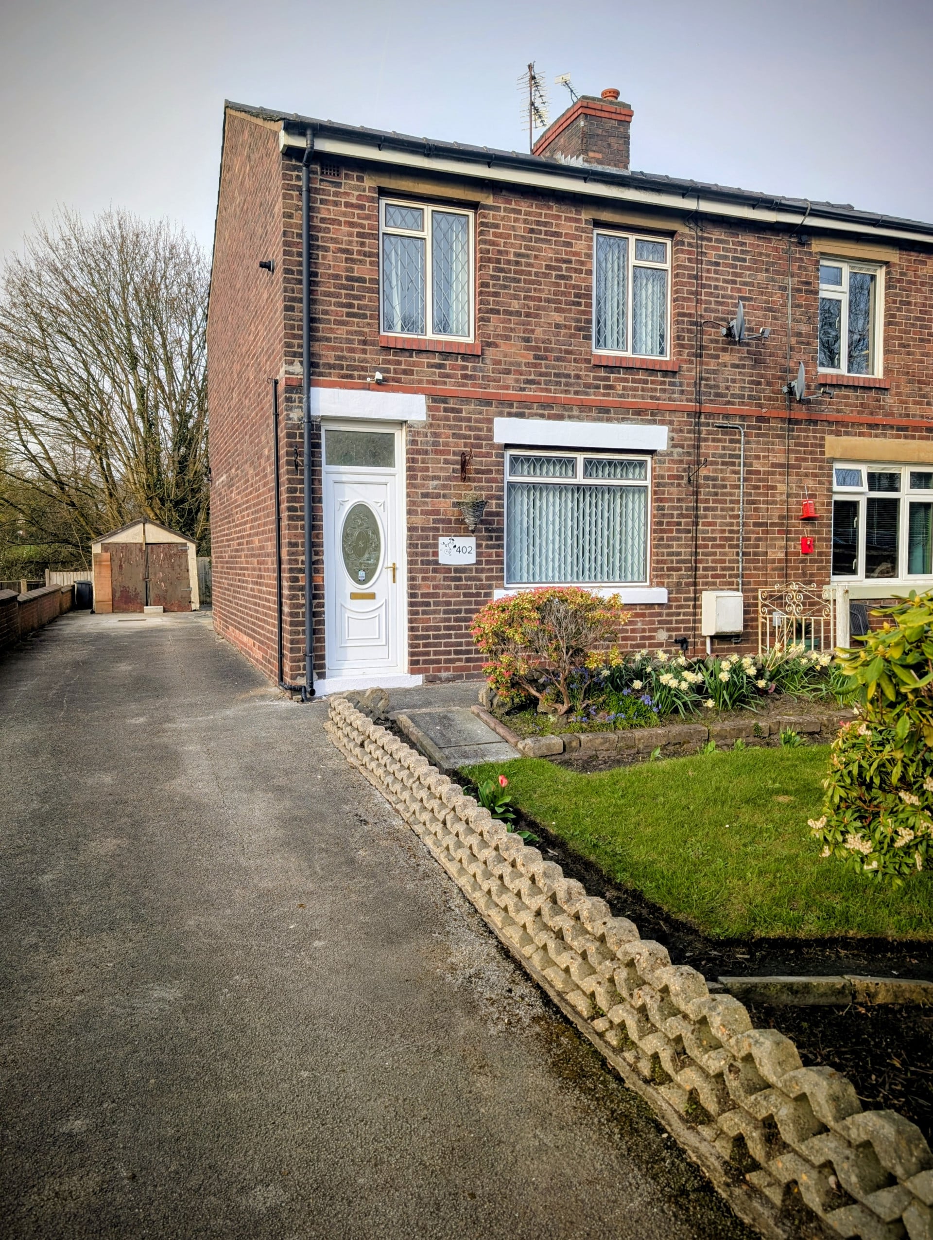 Front entrance 1.00m x 1.04m