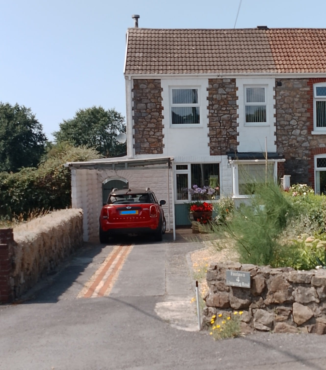 Entrance Porch 4.06ft x 6.10ft