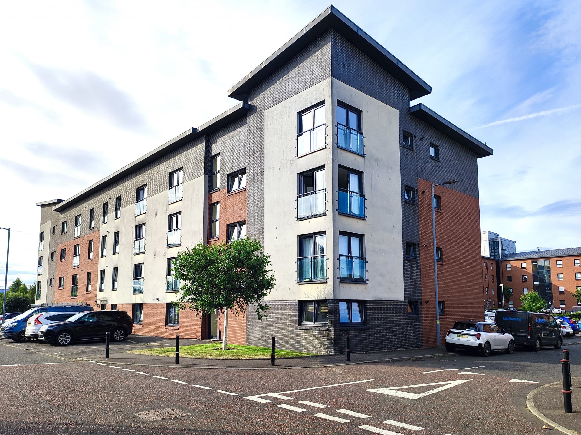 Cardon Square, Renfrew, PA4