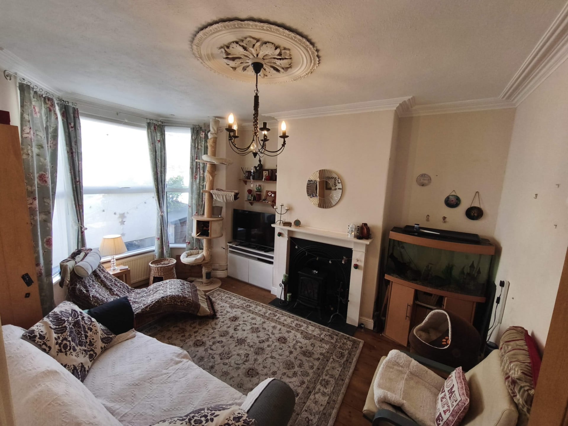 Front Lounge 3.27m x 4.24m