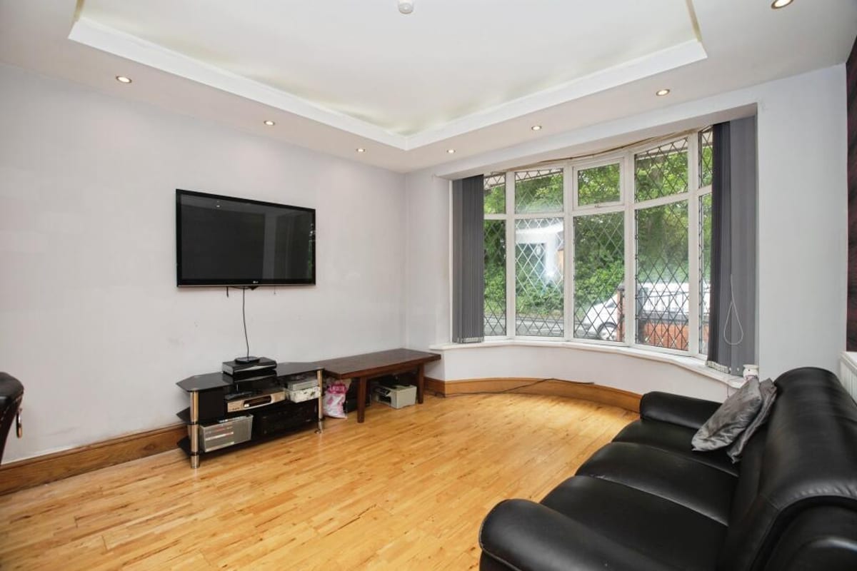 New Hall Lane, Preston Lancashire, PR1 4TD, photo 8