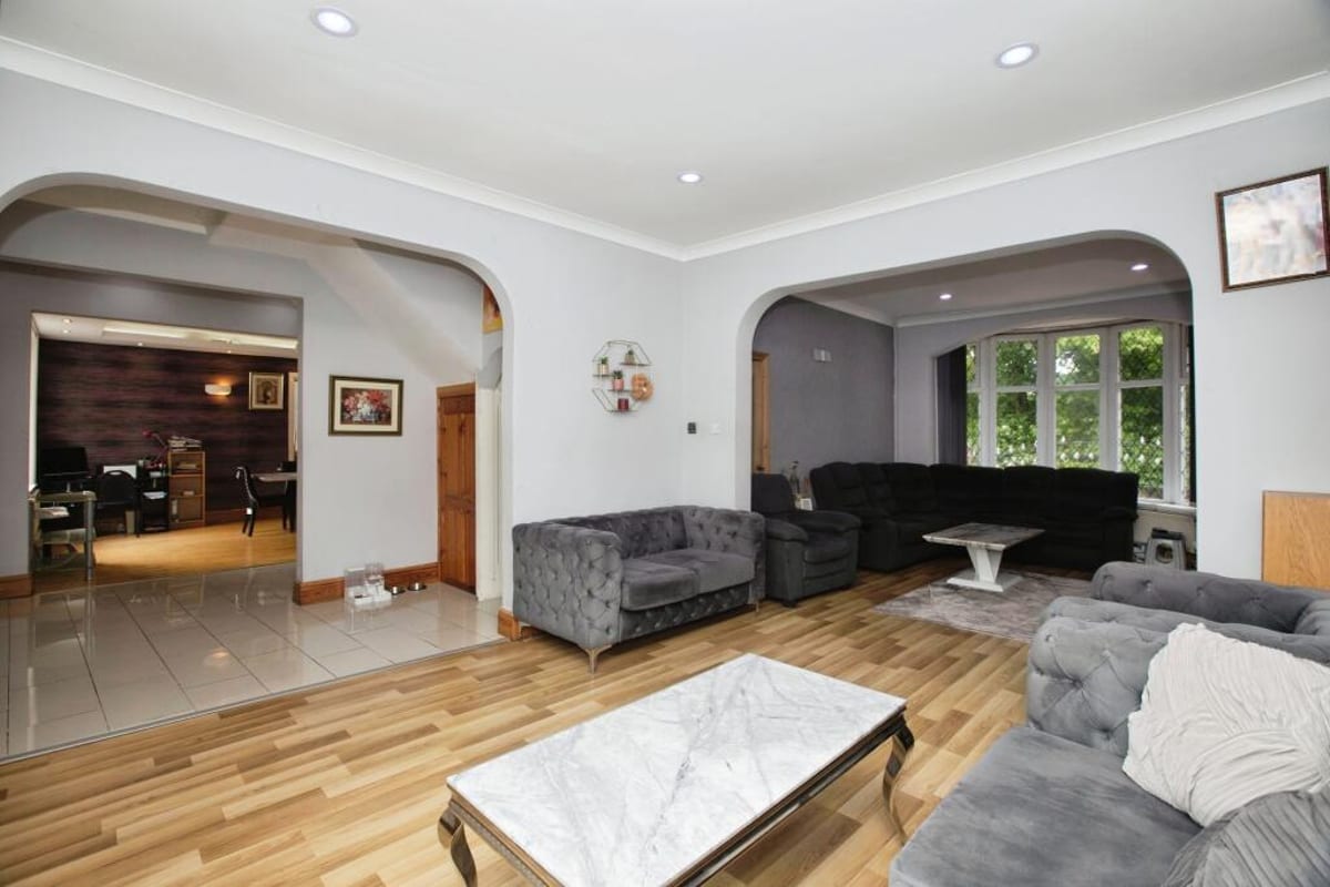 New Hall Lane, Preston Lancashire, PR1 4TD, photo 5